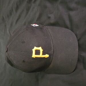 Pittsburgh Pirates Adjustable Velcro Hat